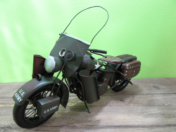 昔懐かしレトロなバイクのブリキのおもちゃ 【一部予約販売】 ブリキのおもちゃ コンバット３ 最安値に挑戦 レトロバイク