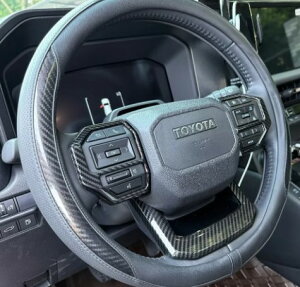 トヨタ ランドクルーザー 250 ステアリングカバー カーボン ルック ステアリング ハンドル スイッチ ガーニッシュ ランクル250 TRJ250W GDJ250W LC250 b11777