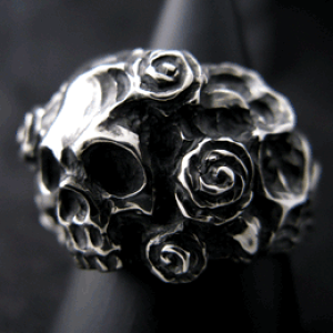 yKAGEMARU DESIGNS JQ}fUCzu[|bvV[Y SKULL and ROSES (FourRoseEOneSkull)RINGXJAh[[XO  KN w Y silver925 Vo[925 Vo[ANZ