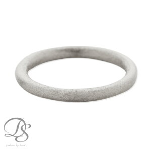 プラチナ リング 指輪 レディース メンズ シンプル シルク 2mm 刻印 丸い ピンキーリング 華奢 pt950 プラチナ950 プラチナリング つけっぱなし 華奢 細身 おしゃれ 誕生石 18 金 地金 1号 2号 3号 4