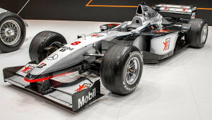 GP Replicas 1/18 ~jJ[ Wf 1998N iRGP Df }N[ McLAREN - F1 MERCEDES MP4/13 N 8 WORLD CHAMPION POLE POSITION FASTEST LAP AND WINNER MONACO GP (with pilot figure) 1998 MIKA HAKKINEN ~JEnbL