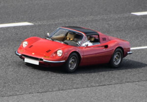 BBR 1/18 ~jJ[ W v|[Vf 1972Nf tF[ Ferrari Dino 246 GTS 1972 with Roof Rosso Corsa 322- Beige tF[bhEx[WCeA
