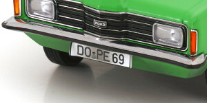 KK Scale 1/18 �~�j�J�[ �_�C�L���X�g���f�� 1971�N���f�� �t�H�[�h FORD ENGLAND - TAUNUS GXL 1971 (dirty version) WITH VINYL ROOF - 1999�N���J �f�� BANG BOOM BANG