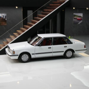 XiaoGuang Model 1/18 ~jJ[ _CLXgf 1983Nf g^ Toyota Crown MC122 zCg bhCeA