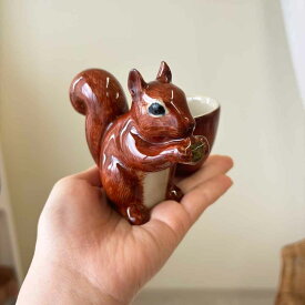 【再入荷】Quail Ceramics クエールセラミックス 英国ブランド エッグスタンド Squirrel-withEggCup リスの エッグカップ イギリス 動物 置物 オブジェ 北欧 モダン 陶器 ヨーロッパ エッグカップ リス りす シマリス ギフト 海外インテリア