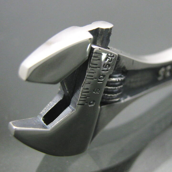 楽天市場】本物のように動く！ Silver toolsモンキーレンチペンダント2 