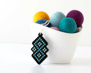 yRed Gate Stitcheryz ANy_gLbg@AP6@u[_Ch@ yyzyHLS_DUz