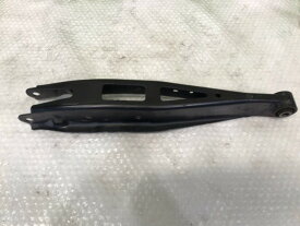 【中古】中古部品 86 ZN6 右リアロアアーム 【3330530100-000005423451821】