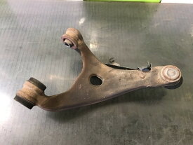 【中古】中古部品 86 ZN6 右リアアッパアーム 【3330530100-000005423451830】