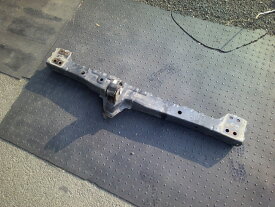 【中古】中古部品 ヴェルファイア ANH20W フロントメンバー 【3310410000-000223018351710】