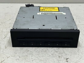 【中古】中古部品 ベンツ Eクラス 211061 CDチェンジャー 【3310070100-000090748761250】