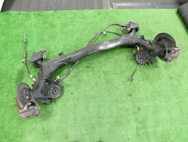 【中古】中古部品 ステップワゴン RG1 リアアクスルビーム 【3260250000-000026022753500】