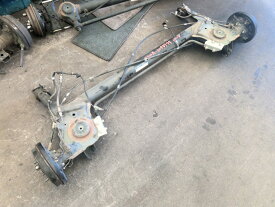【中古】中古部品 パッソ M700A リアアクスルビーム 【3260240000-260312000253500】