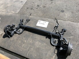 【中古】中古部品 ノート E13 リアアクスルビーム 【3330160100-000026006253500】