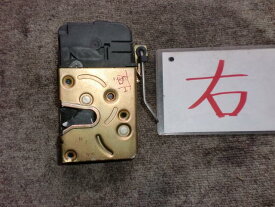 【中古】中古部品 プジョー 306 N5BR ドアロックソレノイド 【3310070100-000944252564550】