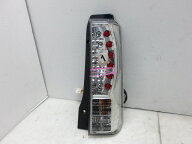 【中古】中古部品 eKワゴン H82W 右テールランプ 【3310250100-000263031615500】