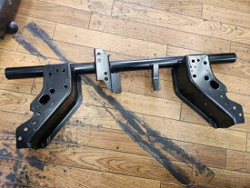 【中古】中古部品 キャリィ DA63T フロントメンバー 【3330220100-000173005851710】