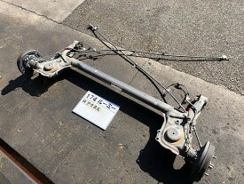 【中古】中古部品 ルーミー M900A リアアクスルビーム 【3330160100-000026017453500】