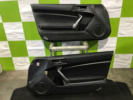【中古】中古部品 86 ZN6 右フロントドアトリム 【3330530100-000005100113150】