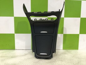 【中古】中古部品 ベンツ Bクラス 246242 コンソールボックス 【3330530100-000005159177100】