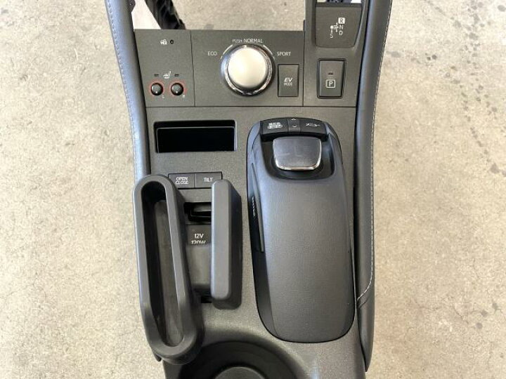 楽天市場】【中古】中古部品 レクサス CT ZWA10 ｺﾝｿｰﾙﾎﾞｯｸｽ 