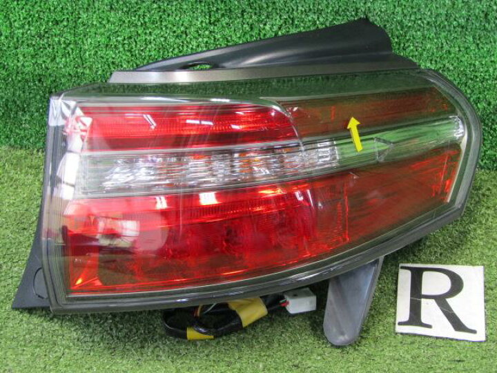 楽天市場】【中古】中古部品 SAI AZK10 右ﾃｰﾙﾗﾝﾌﾟ 【3330200100  