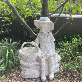 ★倉庫移転の為、総売り尽くしセール！★ガーデン 置物 ベンチに座る女の子プランター 女の子プランター 女の子 庭用オブジェ 送料無料 ガーデンオーナメント アンティーク風 フラワーポット 鉢 飾り 屋外装飾 ホームガーデンプランター 鉢置き 玄関 オーナメント