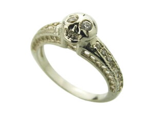 GLVrWjXg Exhibitionist ^Cj[XJohw}CNpFO Tiny Skull Band w Micro Pave Ring