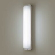 ☆在庫品☆パナソニック天井直付型・壁直付型LED（昼白色）ブラケット・勝手口灯　20形直管蛍光灯1灯相当…