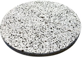 天然の溶岩を飛び石にしました！34cm×34cm×3cm切削仕上げステップストーン