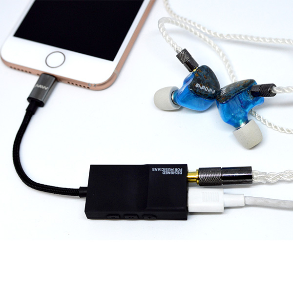 Lightning→ステレオミニ変換を高音質で変換するiPhone iPod専用DAC 《週末限定タイムセール》 AAW ACCESSPORT MFI取得 1年保証 送料無料 iPhone 価格交渉OK送料無料 ハイレゾ対応DAC iPod用DAC