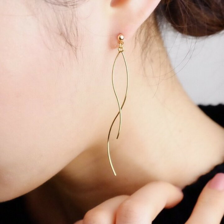 楽天市場】14kgfピアス◇2本のウェーブワイヤーピアス【金属  