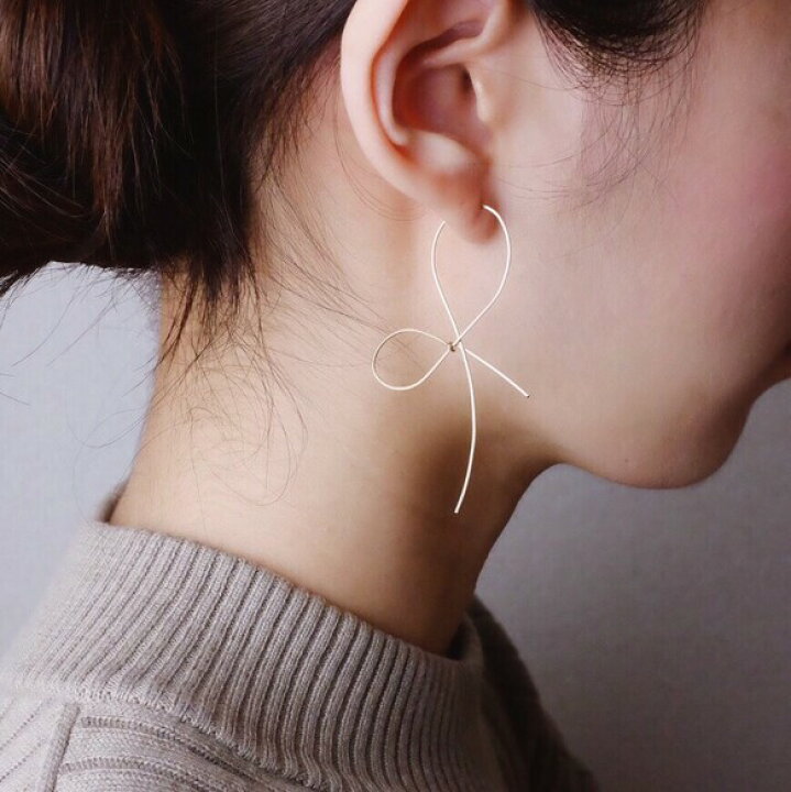 大人リボンのシンプルピアス K14YG 