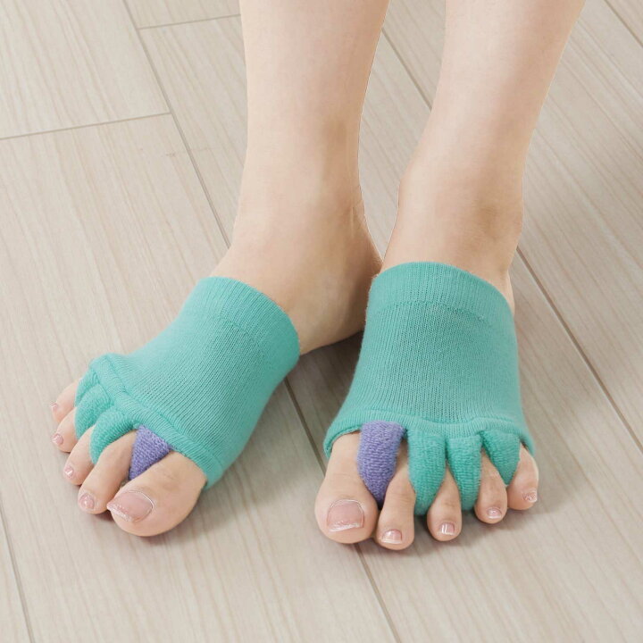 楽天市場 人気 ふわふわ足指カバー３色組 足指 広げる ソックス 足指セパレーター 足指広げる グッズ 足の甲 むくみ 外反母趾 ルームソックス 5本指ソックス 足指開き ストレッチ 靴下 リラックス 送料無料 フットケア 売れ筋 E Monoplus