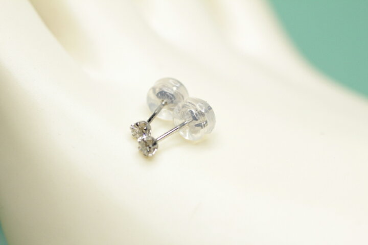 楽天市場】Pt ダイヤ ピアス 0.10Ct 当店特別限定製作品 すごく綺麗な 