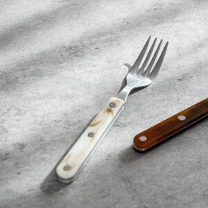 Layer C fBi[tH[N white