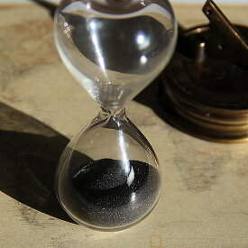 誤差が少ない砂鉄を使用した「職人の手作り砂時計（3分計）スタイリッシュ(自立型)」金子硝子