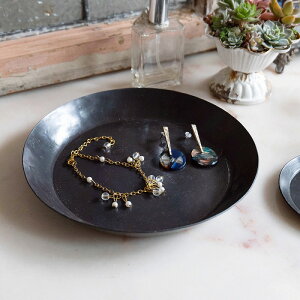 TMC ブロカント アイアン ラウンドトレイ L 【ポイント5倍】【11月末まで】