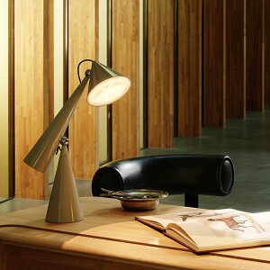 Tom DixonigEfBN\je[uƖ POSE TASK LIGHTi|[YjveB