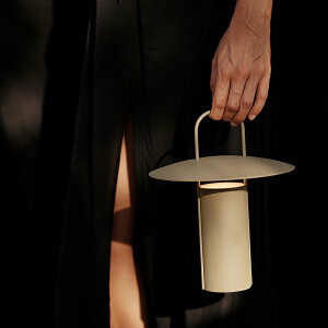 Audo Copenhagen�i�I�h�[�E�R�y���n�[�Q���j�|�[�^�u���Ɩ� Ray Portable Lamp�i���C�j�_�X�e�B?�O���[��
