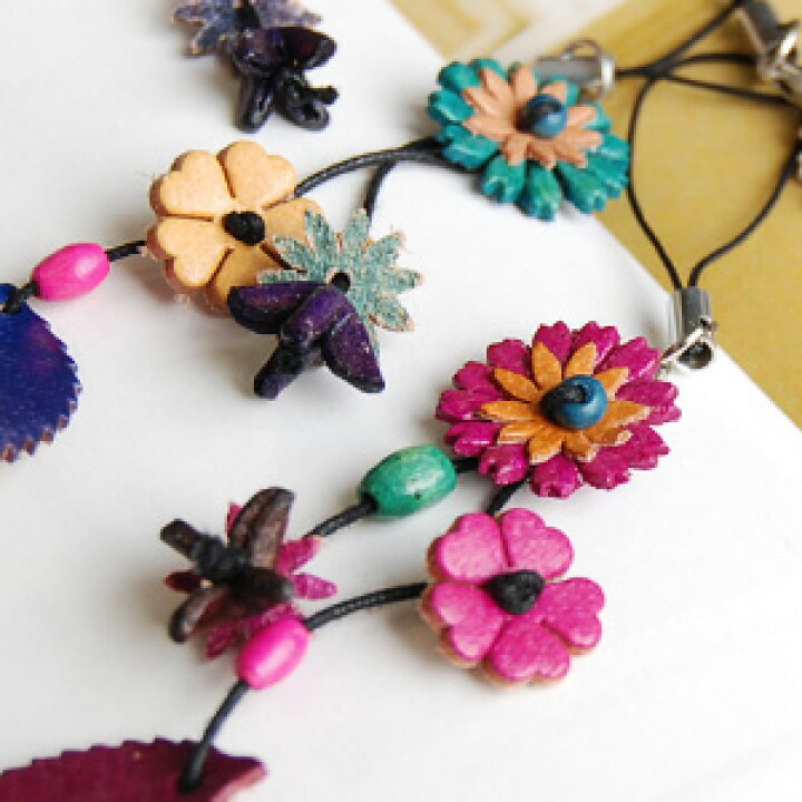 楽天市場 ミックスカラーのお花が揺れる本革レザークラフト ストラップ 世界でひとつだけのオリジナルを楽しめるアソートカラーのハンドメイド携帯電話アクセサリー メール便可04 レザーミニフラワー リーフストラップ イーザッカマニアストアーズ 楽天市場 ミックスカラーのお花が揺れる本革レザークラフト ストラップ 世界でひとつだけのオリジナルを楽しめるアソートカラーのハンドメイド携帯電話アクセサリー メール便可04 レザーミニフラワー リーフストラップ イーザッカマニアストアーズ