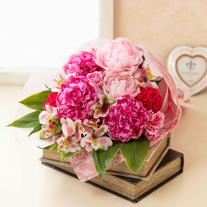 楽天市場 母の日 プレゼント 花 ギフト 花束 芍薬美人 桜色重ね カーネーション 送料無料 母想い 母の日ギフト サプライズ 感謝 生花 予約 50代 60代 義母 継母 イイハナ ドットコム