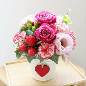 バラ アレンジメント 花 プレゼント ギフト 「Heart＆Strawberry」 トルコキキョウ 花を贈る 誕生日 記念日 贈り物 お祝い フラワー アレンジ 生花 ピンク かわいい 送料無料 イイハナ イイハナドットコム いいはな