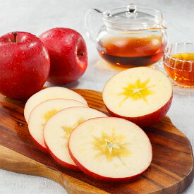 [贈答用]国産赤玉 りんご（3玉） 果物詰め合わせ フルーツギフト 詰め合わせ ギフト 贈答 プレゼント フルーツ 果物 くだもの りんご 国産 旬 おしゃれ かわいい 老舗 御礼 御祝 内祝 御挨拶 御見舞 見舞 誕生日 仏 御供え 御霊前 御供物 内祝い 市場直送 仲卸 サンふじ 祝