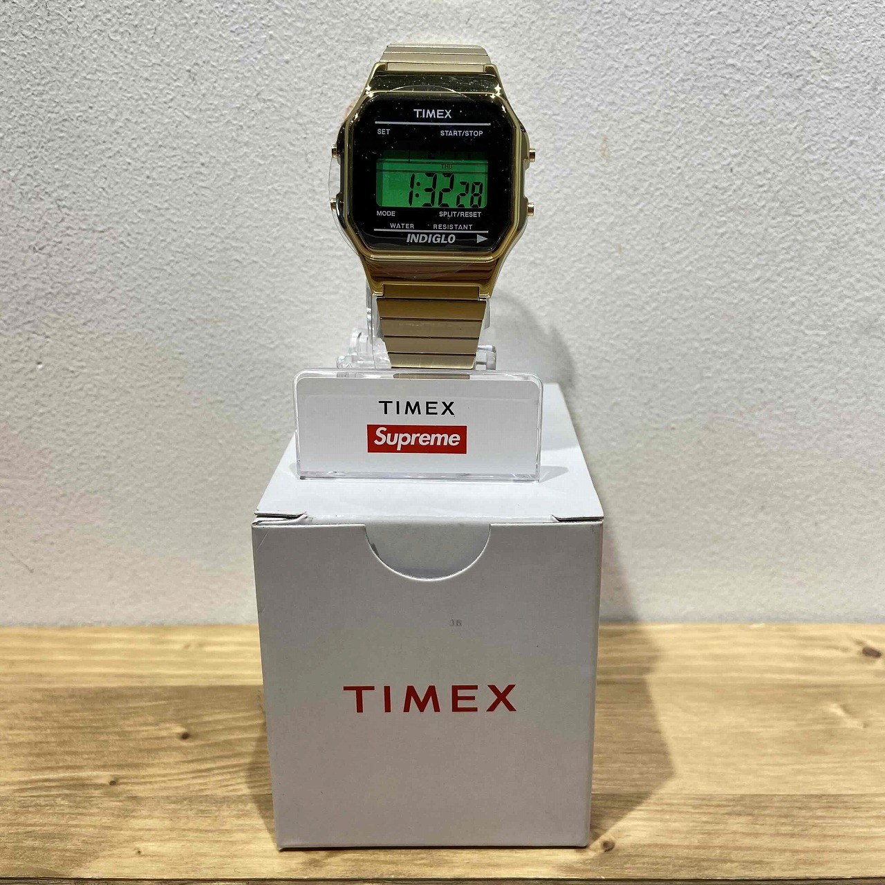 Supreme 19aw Timex Digital Watch