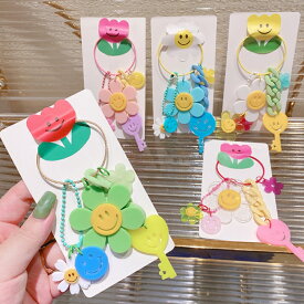アクセサリー 韓国 チャーム キーリング キーホルダー ストラップ 鍵 スマイル フラワー 落下防止 バッグ ポーチ かわいい シンプル おしゃれ 飾り お揃い ペア