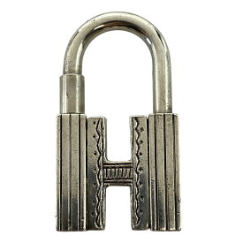 エルメス SV925 トゥアレグ カデナ パドロック Hモチーフ チャーム 小物 アクセサリー シルバー HERMES 民族意匠 手彫り 造形美 希少価値
