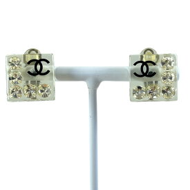 CHANEL シャネル ココマーク スクエア型 イヤリング アクセサリー クリップ式 レジン ラインストーン クリア シルバー 洗練 上質 高級感 エレガント スタイリッシュ 存在感 ファッション アクセント