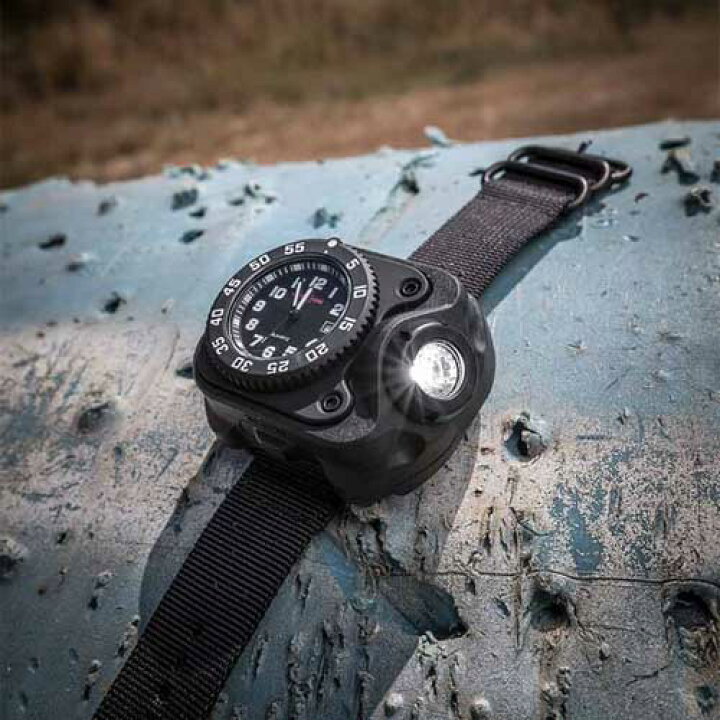 楽天市場】【送料無料】在庫販売 SUREFIRE シュアファイヤー 充電式リストライト LED 2211-B-BK-SF 日本正規品 : イーギアーズ