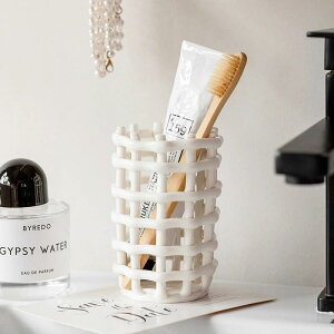 歯ブラシ立て ペンホルダー マルチホルダー ペン立て ブラシ立て ホワイト 新生活 一人暮らし 収 メイクブラシホルダー おしゃれ